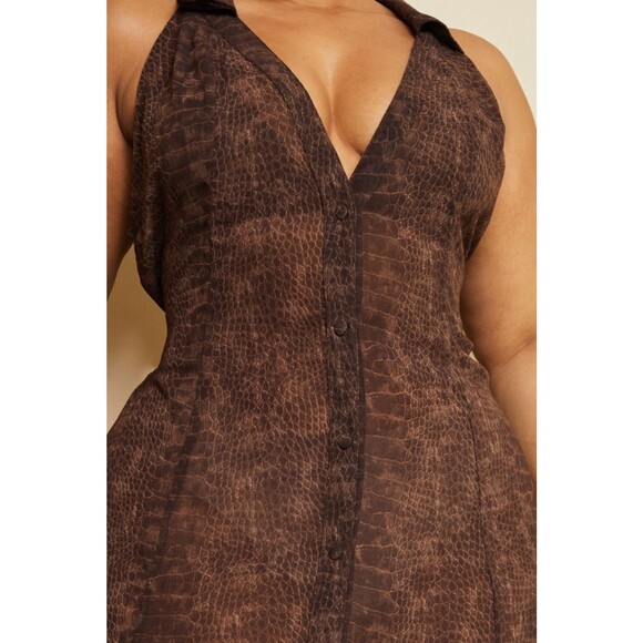 PrettyLittleThing Chocolate Brown Snake Print Halterneck Maxi Dress – Size 14 - Picture 3 of 5